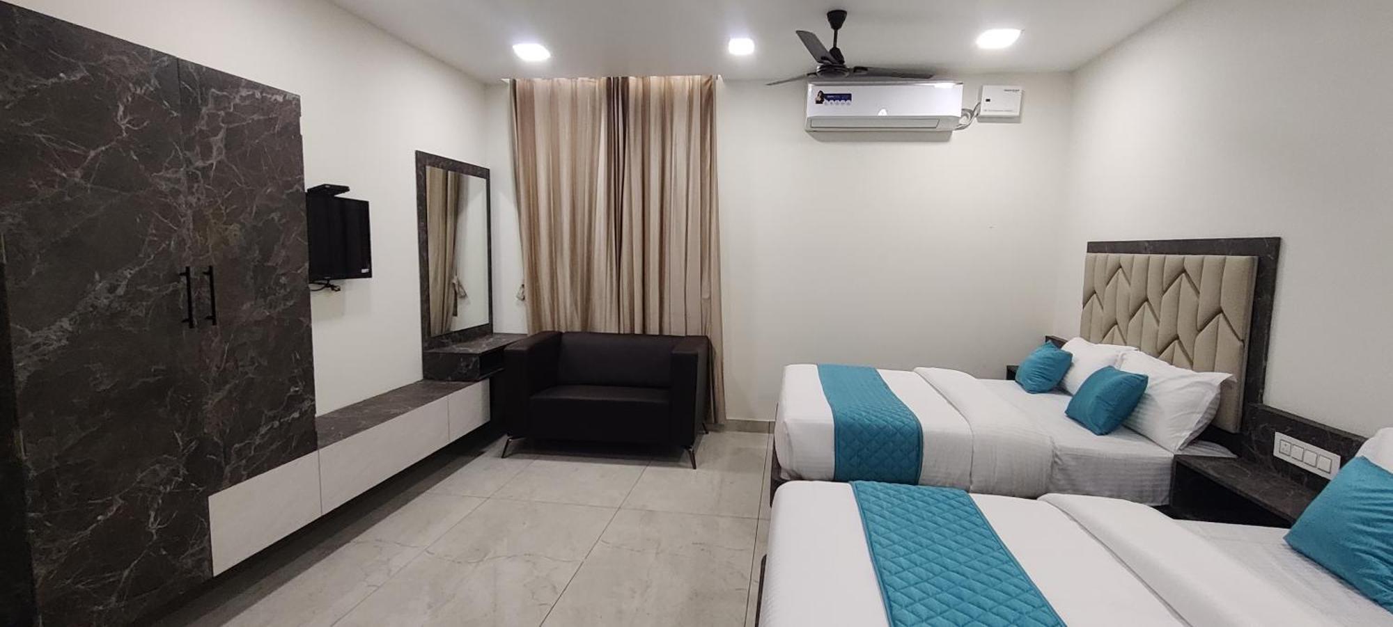 Balaji Residency Velanganni Bagian luar foto
