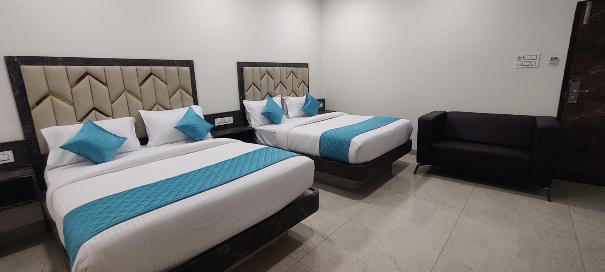 Balaji Residency Velanganni Bagian luar foto