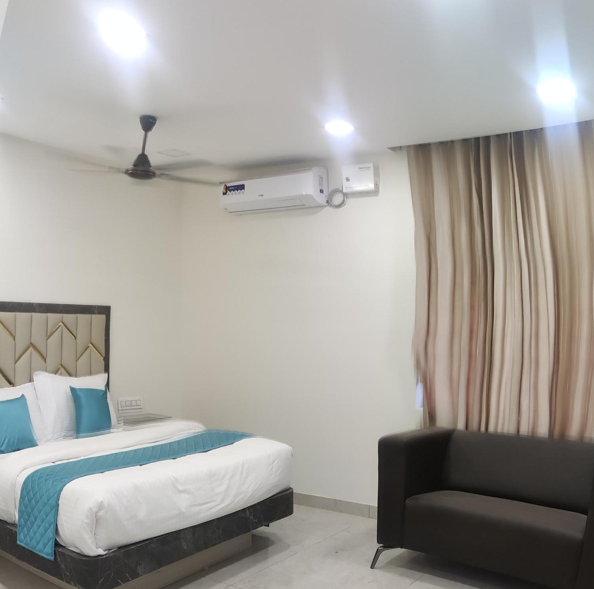 Balaji Residency Velanganni Bagian luar foto